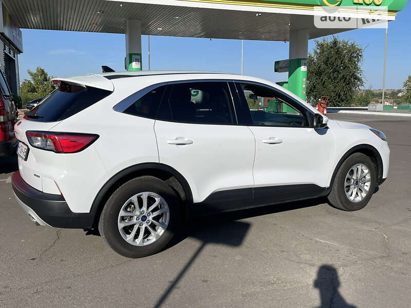 Внедорожник / Кроссовер Ford Escape 2019 в Южном