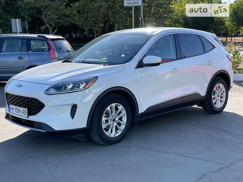 Внедорожник / Кроссовер Ford Escape 2019 в Южном