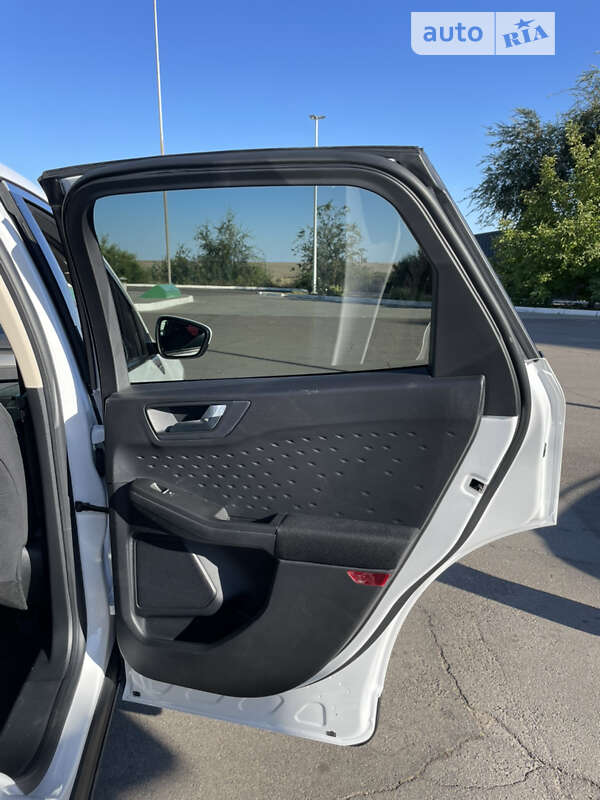 Внедорожник / Кроссовер Ford Escape 2019 в Южном