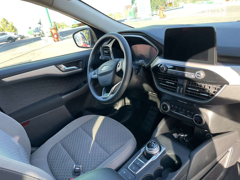 Внедорожник / Кроссовер Ford Escape 2019 в Южном