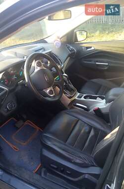 Внедорожник / Кроссовер Ford Escape 2012 в 