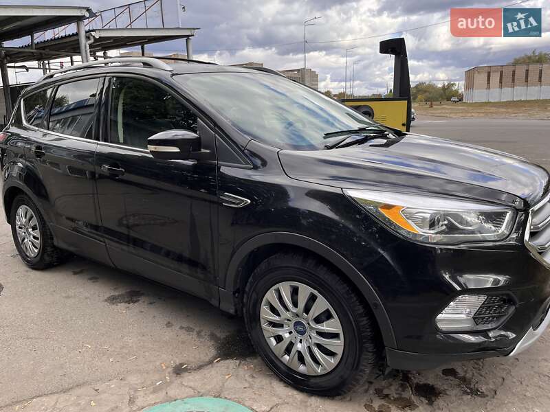 Позашляховик / Кросовер Ford Escape 2016 в Києві