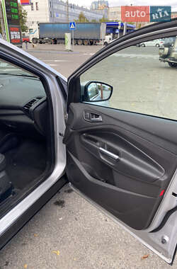 Внедорожник / Кроссовер Ford Escape 2016 в Киеве