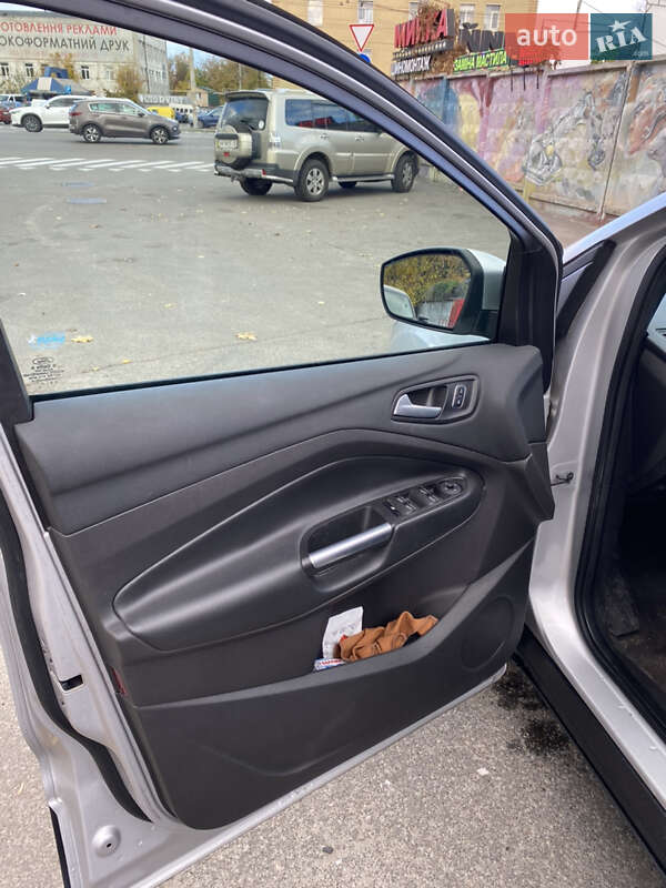 Внедорожник / Кроссовер Ford Escape 2016 в Киеве фото 13 Внедорожник / Кроссовер Ford Escape 2016 в Киеве