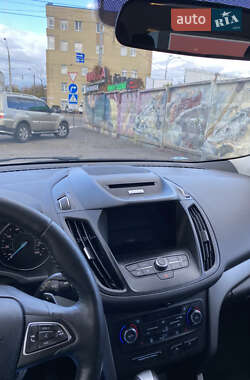 Внедорожник / Кроссовер Ford Escape 2016 в Киеве