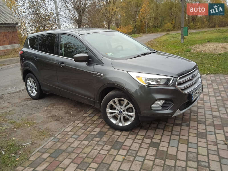 Позашляховик / Кросовер Ford Escape 2017 в Чернігові