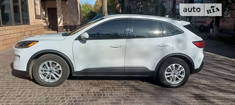 Внедорожник / Кроссовер Ford Escape 2021 в Кривом Роге