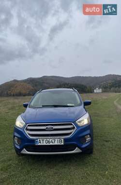 Внедорожник / Кроссовер Ford Escape 2016 в 