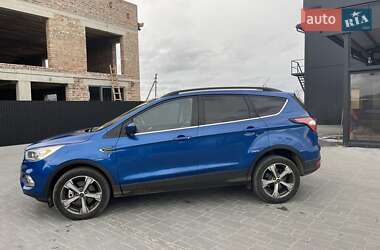 Внедорожник / Кроссовер Ford Escape 2016 в 