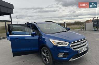 Внедорожник / Кроссовер Ford Escape 2016 в 