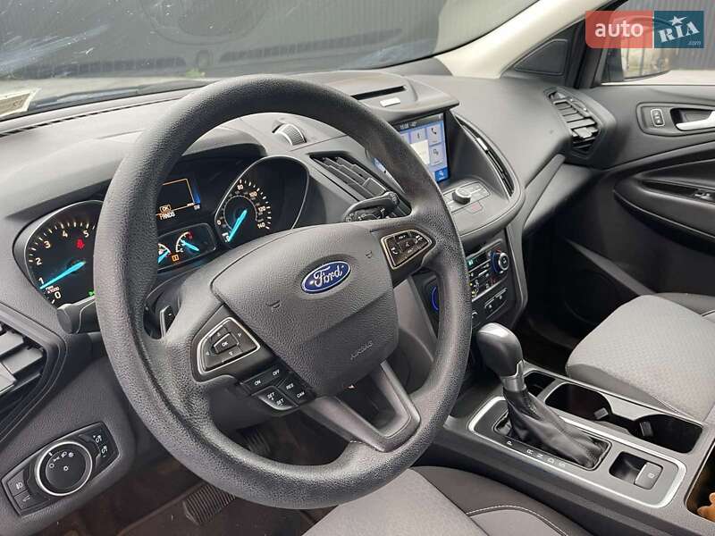 Внедорожник / Кроссовер Ford Escape 2016 в Рожнятове