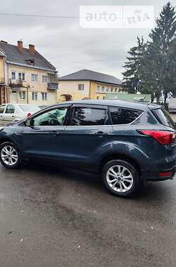 Позашляховик / Кросовер Ford Escape 2019 в Львові