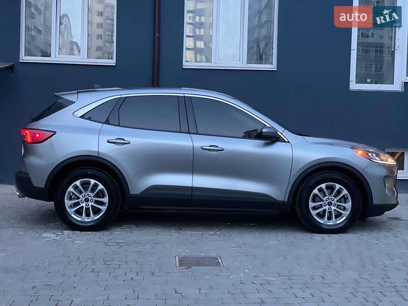 Позашляховик / Кросовер Ford Escape 2022 в Івано-Франківську