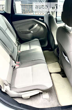 Внедорожник / Кроссовер Ford Escape 2014 в 