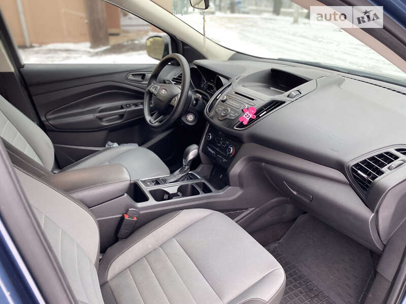 Внедорожник / Кроссовер Ford Escape 2018 в Ровно