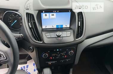 Внедорожник / Кроссовер Ford Escape 2019 в 