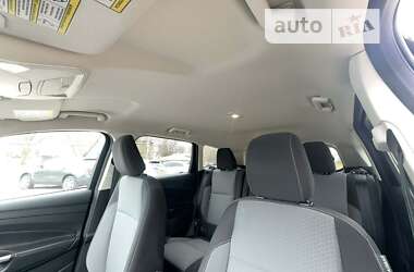 Внедорожник / Кроссовер Ford Escape 2019 в 