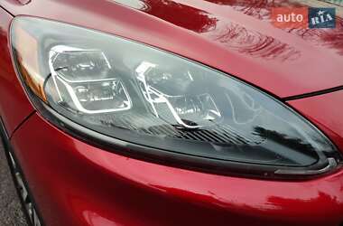 Внедорожник / Кроссовер Ford Escape 2020 в 