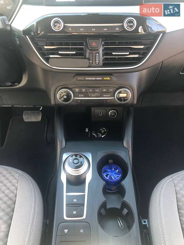 Внедорожник / Кроссовер Ford Escape 2020 в Стрые