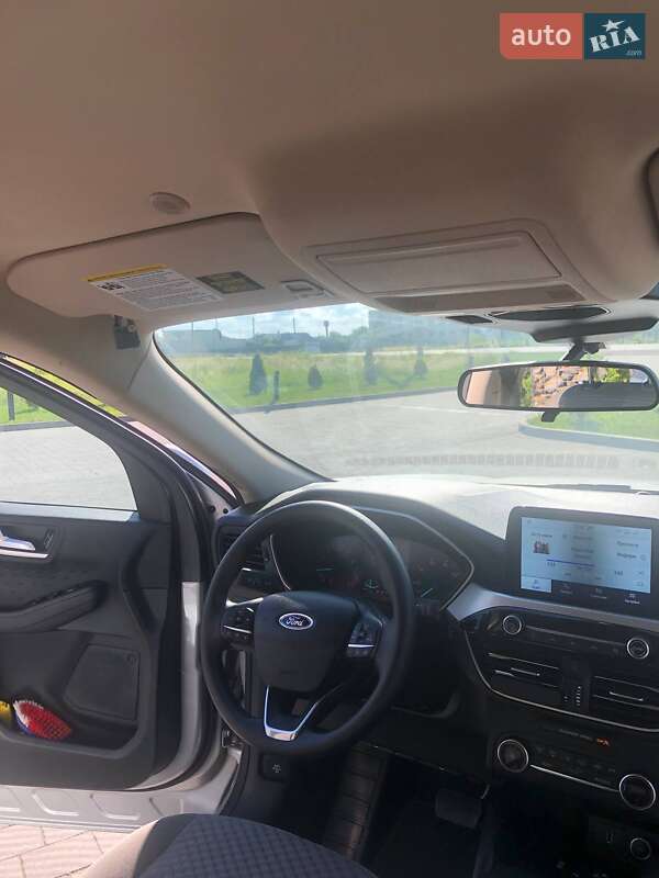 Внедорожник / Кроссовер Ford Escape 2020 в Стрые