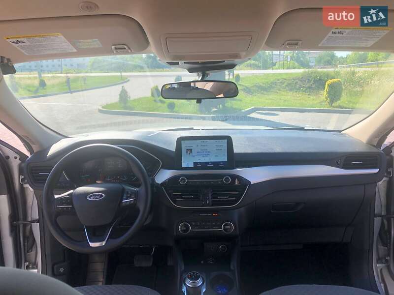 Внедорожник / Кроссовер Ford Escape 2020 в Стрые