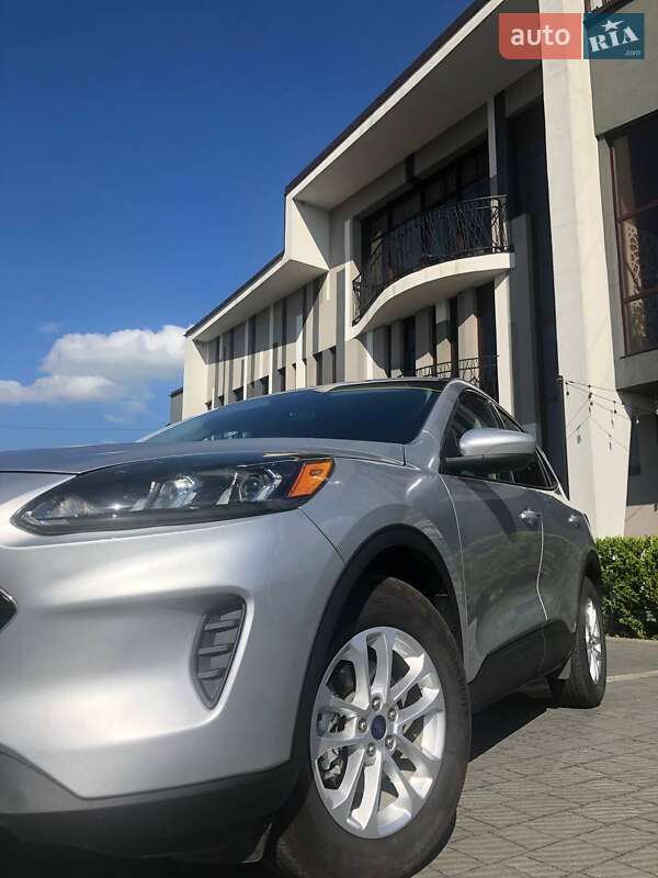 Внедорожник / Кроссовер Ford Escape 2020 в Стрые