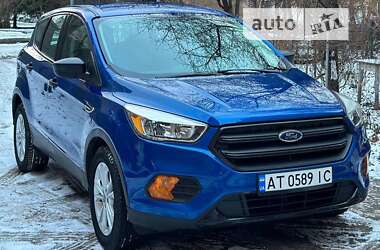 Внедорожник / Кроссовер Ford Escape 2017 в Ивано-Франковске