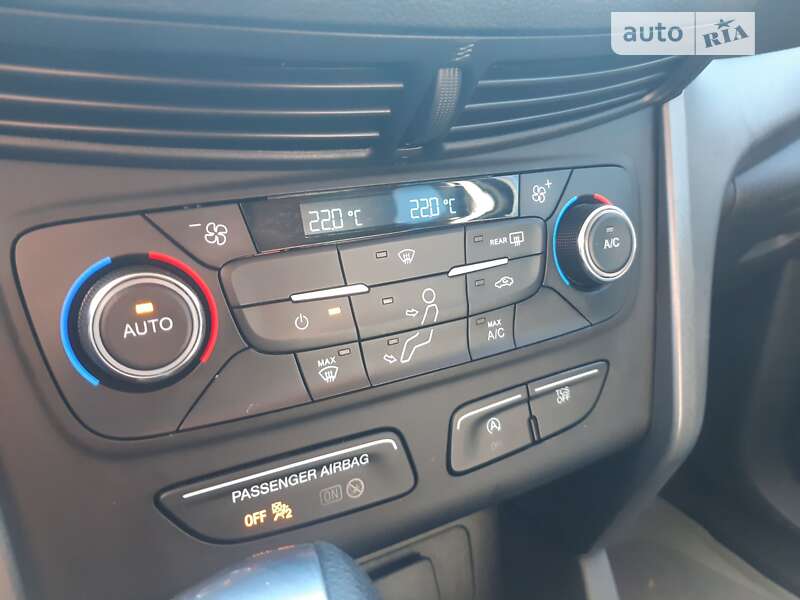 Внедорожник / Кроссовер Ford Escape 2017 в Днепре