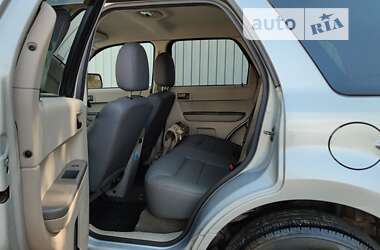 Внедорожник / Кроссовер Ford Escape 2010 в 