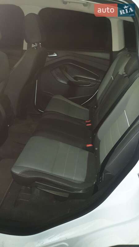 Внедорожник / Кроссовер Ford Escape 2015 в Полтаве