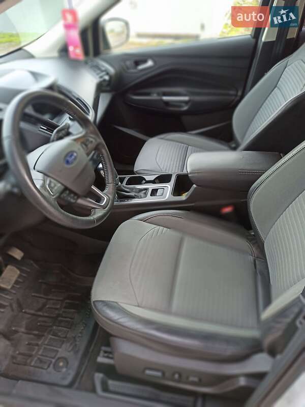 Внедорожник / Кроссовер Ford Escape 2018 в Черкассах