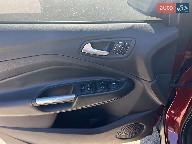 Внедорожник / Кроссовер Ford Escape 2013 в Ровно