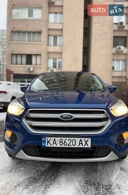 Внедорожник / Кроссовер Ford Escape 2016 в 