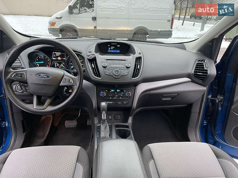 Внедорожник / Кроссовер Ford Escape 2016 в Киеве