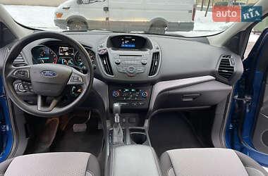 Внедорожник / Кроссовер Ford Escape 2016 в 