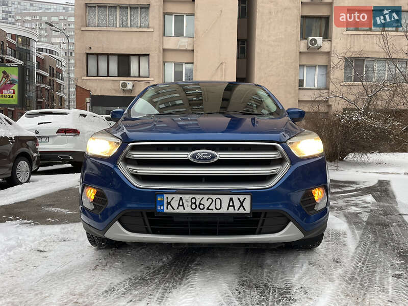 Внедорожник / Кроссовер Ford Escape 2016 в Киеве