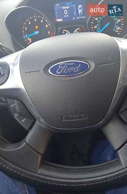 Внедорожник / Кроссовер Ford Escape 2014 в 