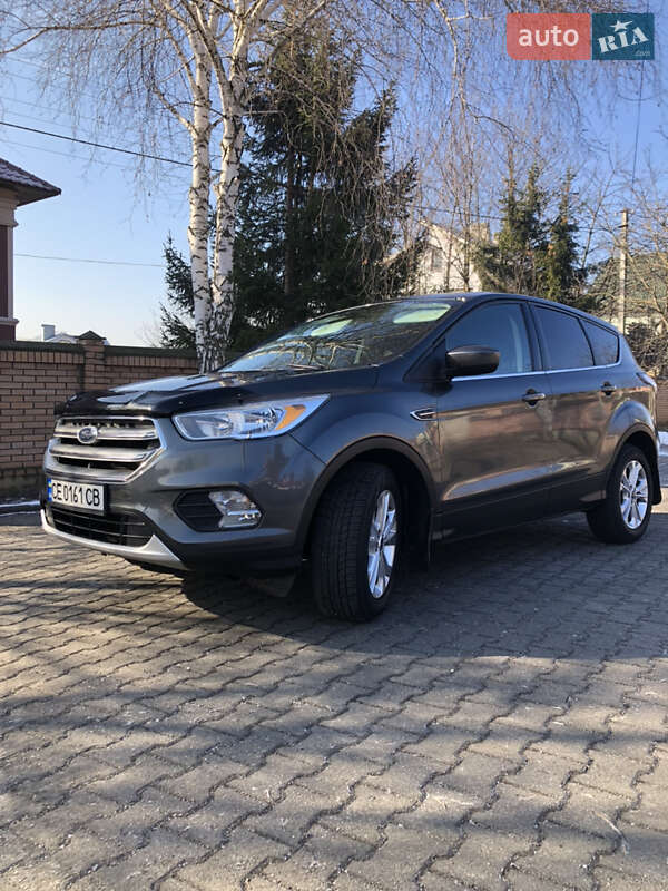 Внедорожник / Кроссовер Ford Escape 2017 в Черновцах
