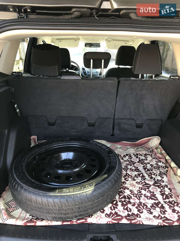 Внедорожник / Кроссовер Ford Escape 2017 в Черновцах