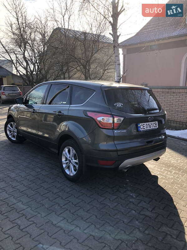 Внедорожник / Кроссовер Ford Escape 2017 в Черновцах
