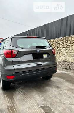 Позашляховик / Кросовер Ford Escape 2019 в Тернополі