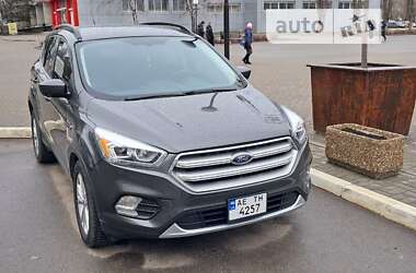 Внедорожник / Кроссовер Ford Escape 2017 в Кривом Роге