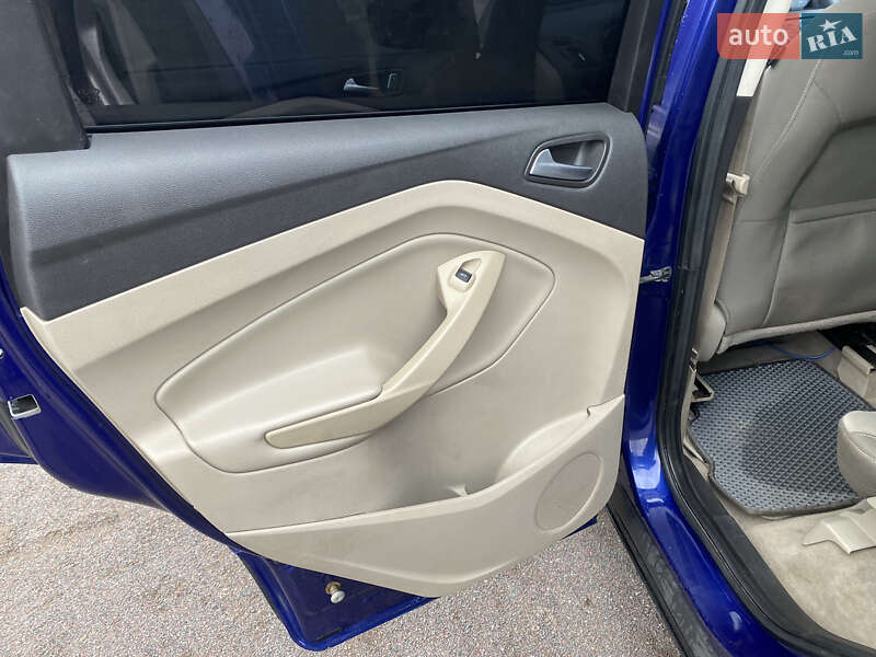 Позашляховик / Кросовер Ford Escape 2014 в Сарнах