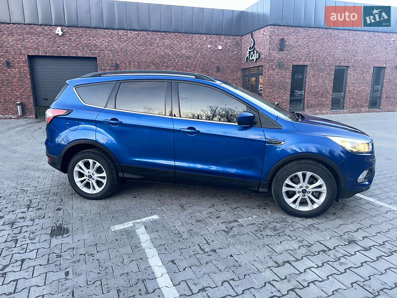Позашляховик / Кросовер Ford Escape 2018 в Хмельницькому