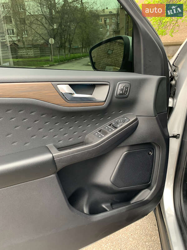 Внедорожник / Кроссовер Ford Escape 2019 в Запорожье