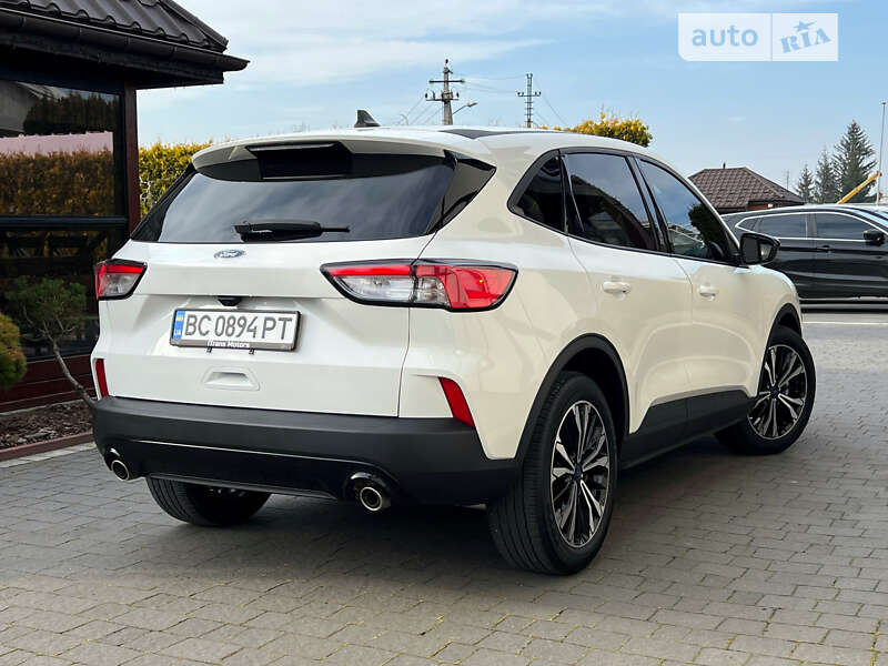 Внедорожник / Кроссовер Ford Escape 2021 в Стрые