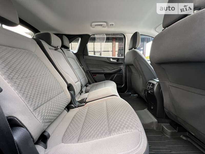 Внедорожник / Кроссовер Ford Escape 2021 в Стрые