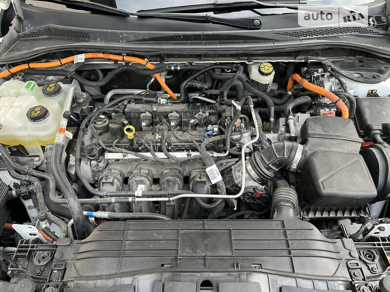Внедорожник / Кроссовер Ford Escape 2021 в Стрые