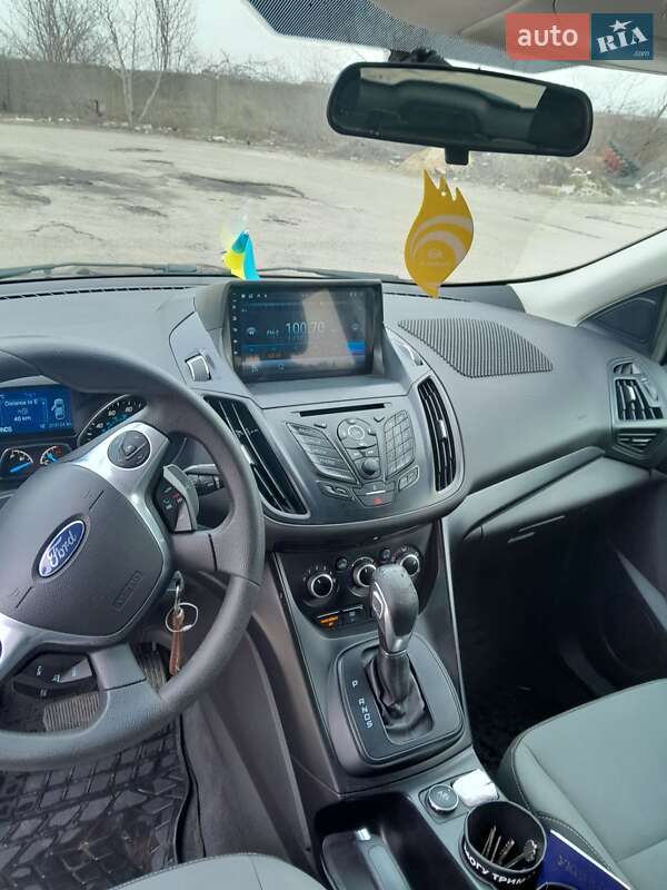 Внедорожник / Кроссовер Ford Escape 2014 в Ровно