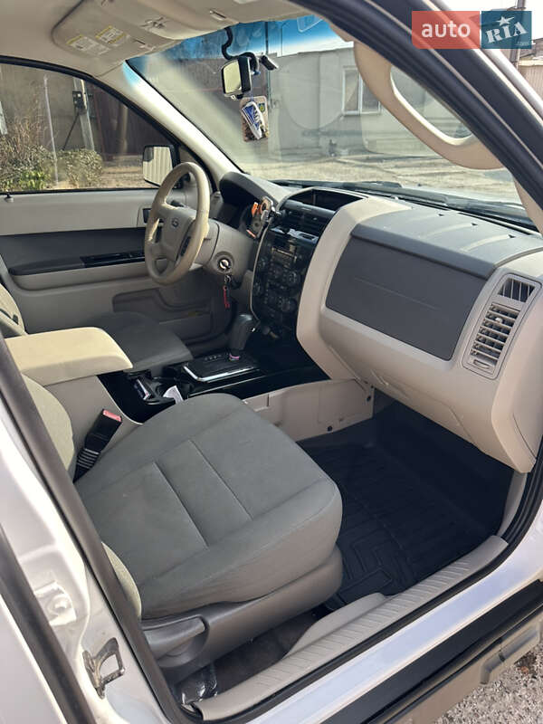 Внедорожник / Кроссовер Ford Escape 2009 в Беляевке
